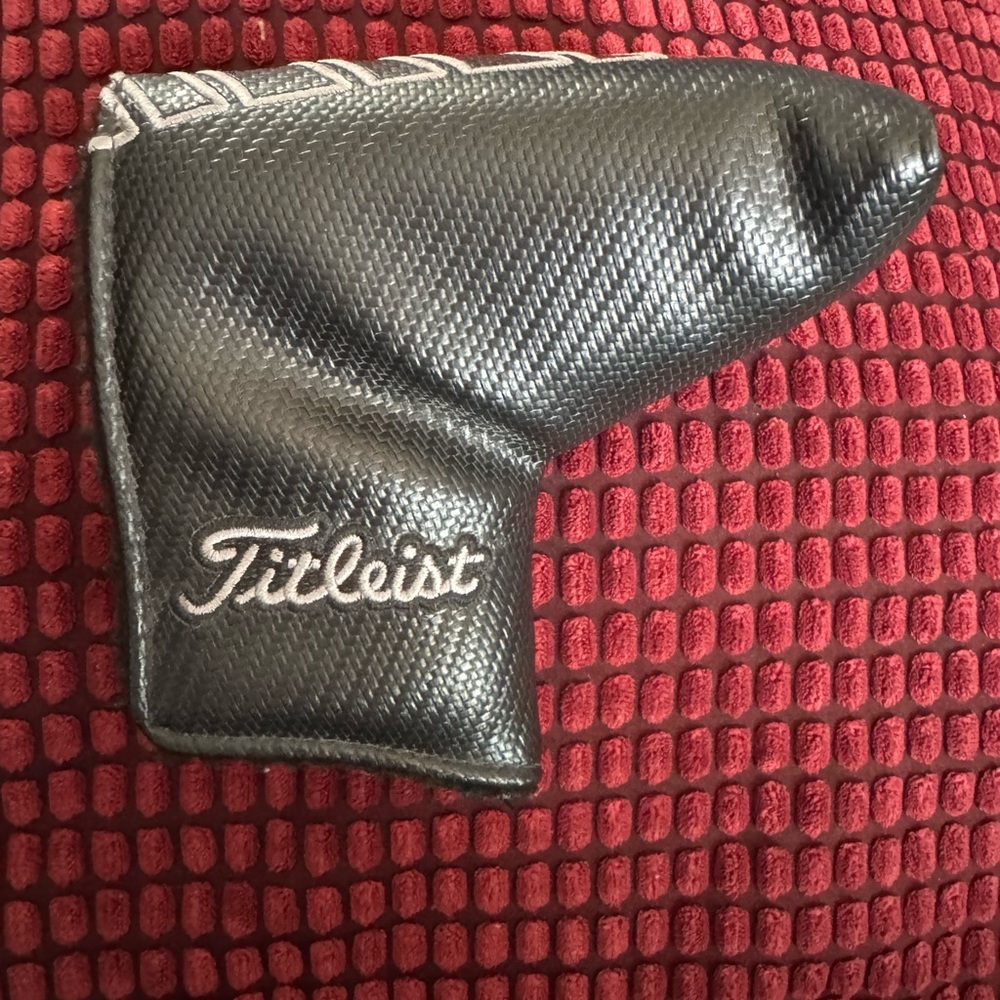 Scotty Cameron Black and Red Mid Mallet Putter Headcover - Picture 2 of 5